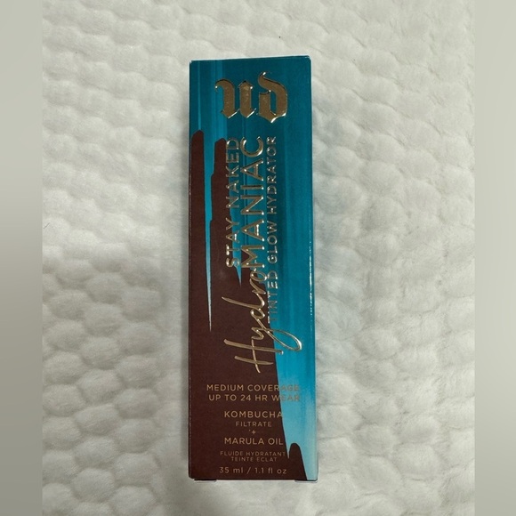 Urban Decay
Hydromaniac Glowy Tinted
Hydrator Foundation 90 ultra-deep neutral - Picture 10 of 13